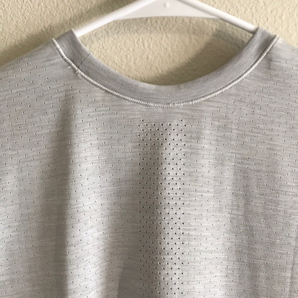 Metal vent tech surge shirt - Picture 3 of 5